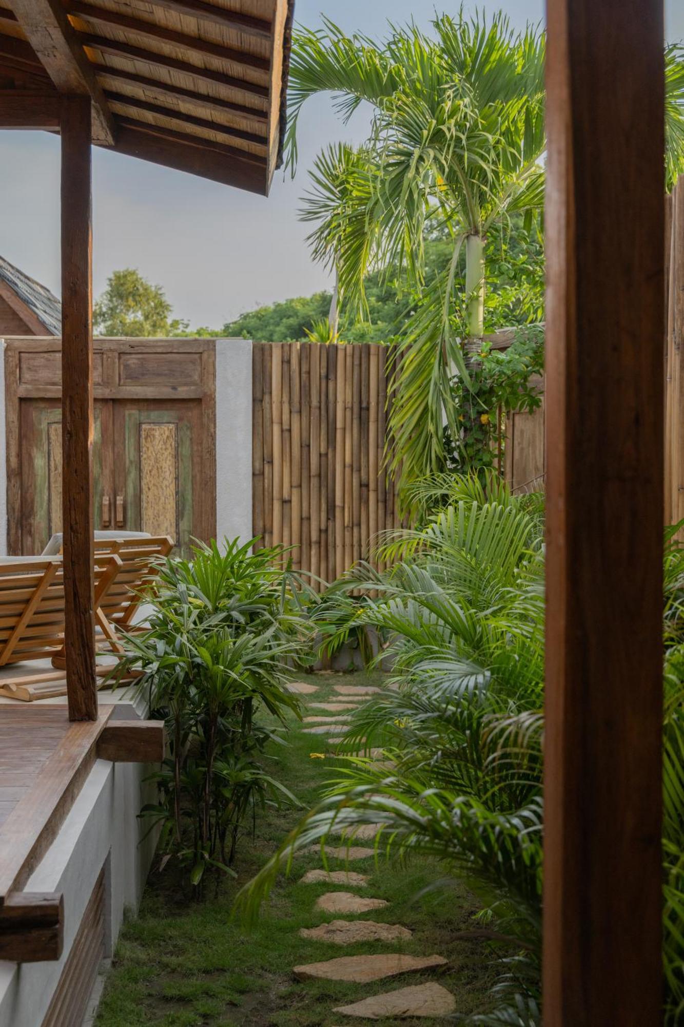 Kalyana Villa Gili Air Exterior photo